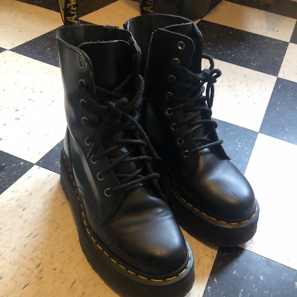 US 6 Platform leather Doc Martens